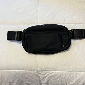 Lulu Lemon Everywhere Belt Bag Color: Black, never been worn